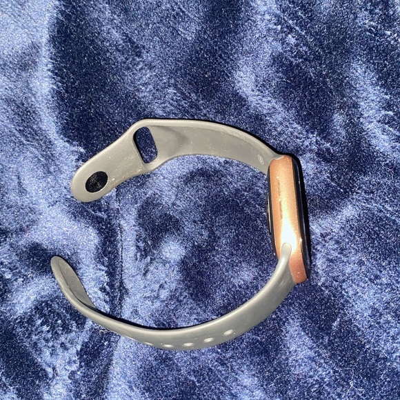 Apple watch series 5.. - Picture 6 of 17